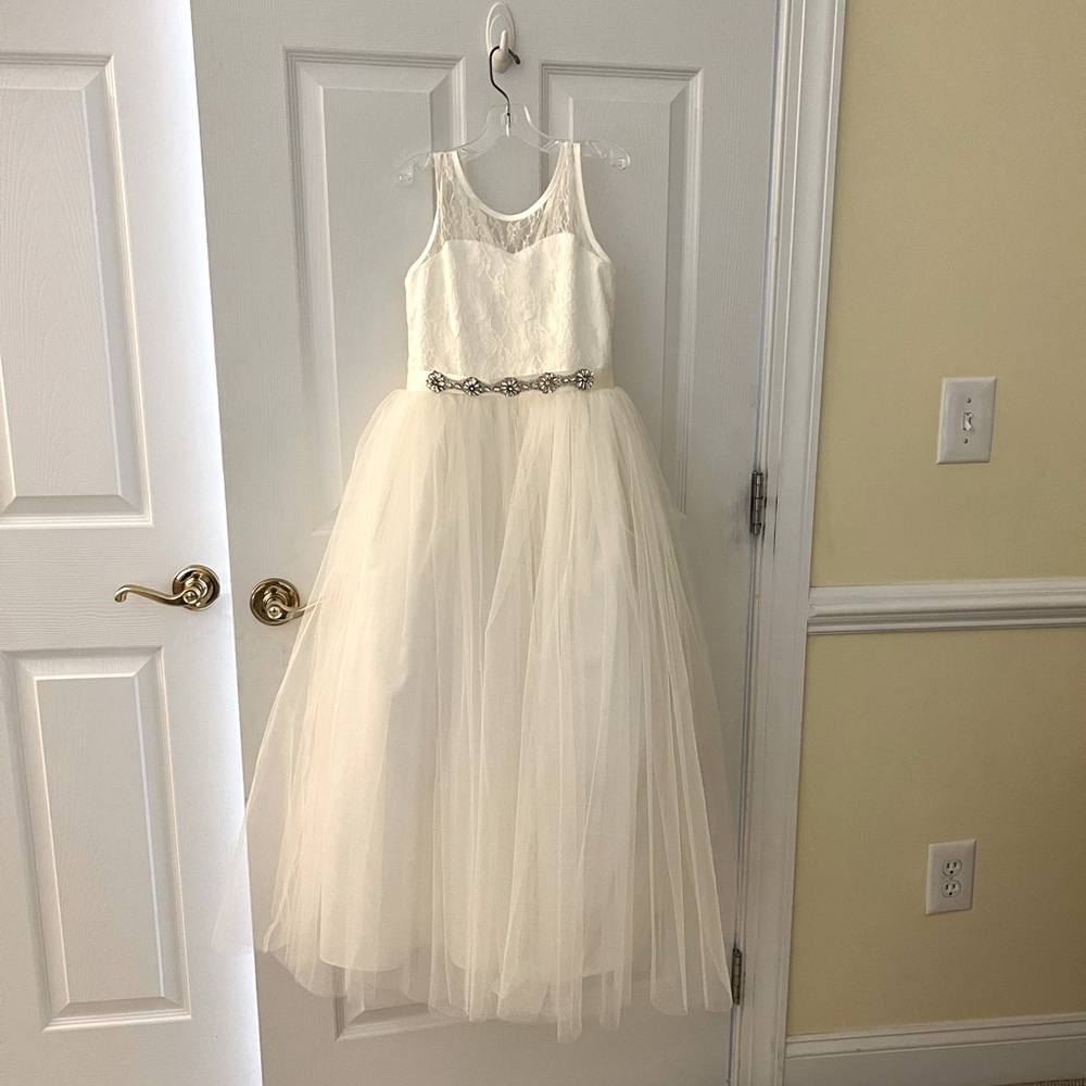 Flower girl/communion dress. Girls size 8. Worn once for first communion.